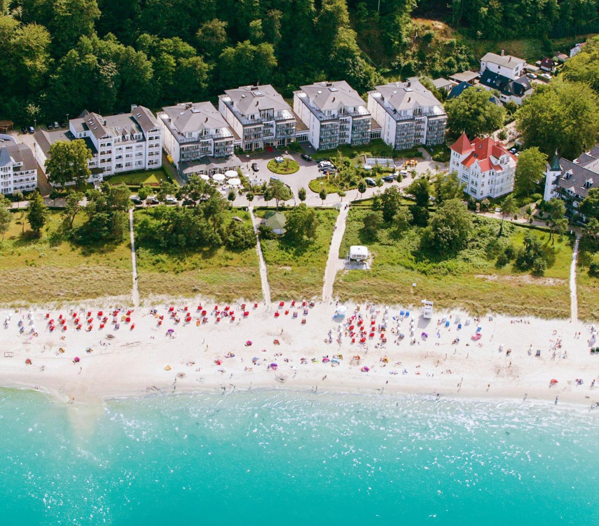 Grand Hotel บินซ์ ภายนอก รูปภาพ Aerial view of the resort