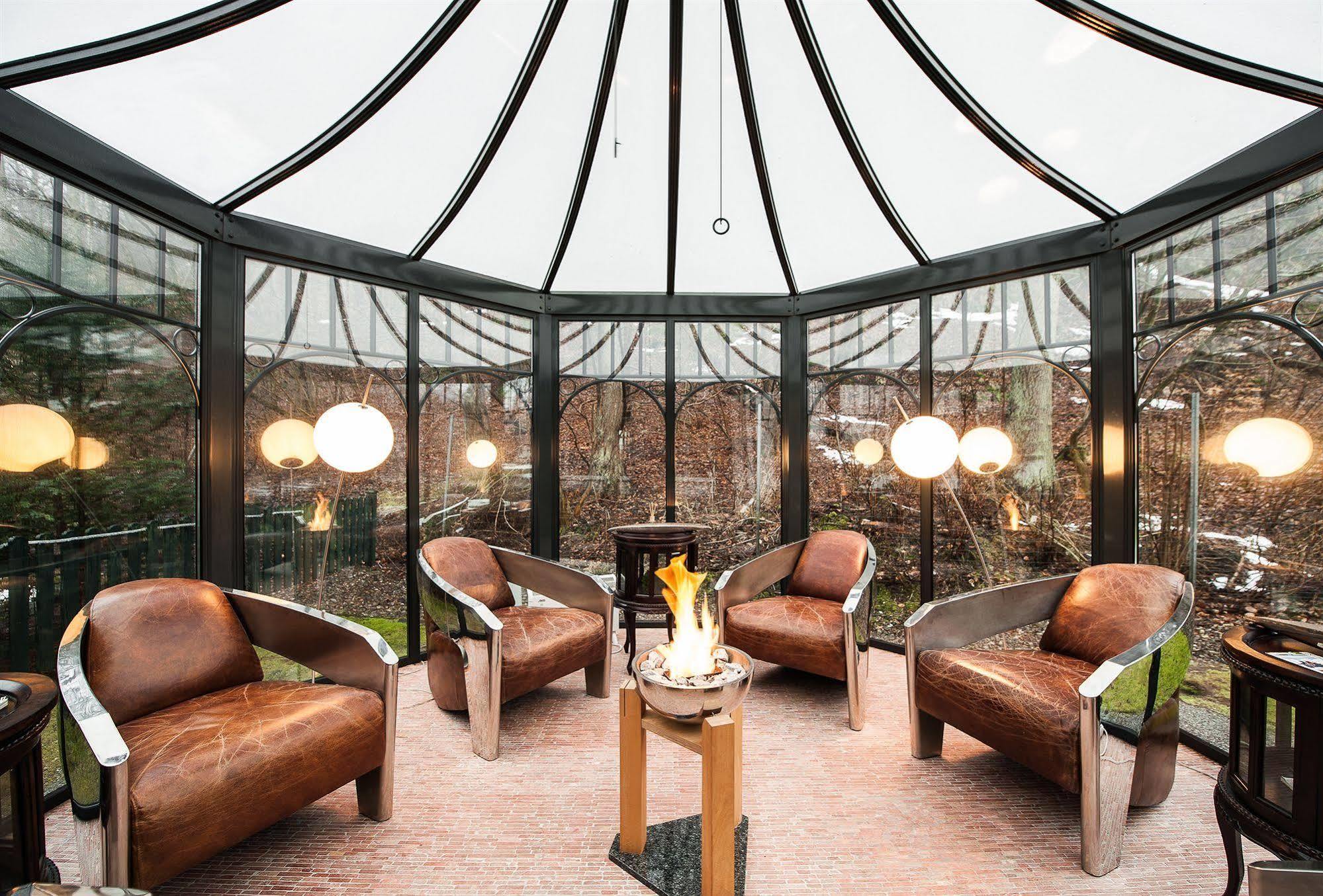 Grand Hotel บินซ์ ภายนอก รูปภาพ The interior of the conservatory
